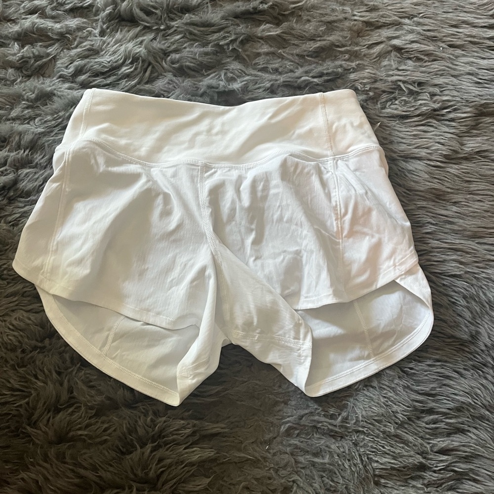 size 4 tall white lululemon speed up shorts